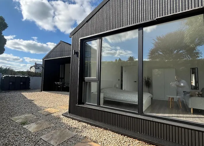 Rockview House & Sleeps 30, 4 - 16 Bed & Outdoor Sauna Apart-hotel