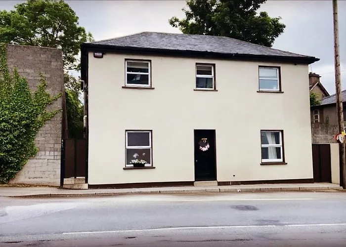 Rockview House & Sleeps 30, 4 - 16 Bed & Outdoor Sauna 4* Cashel (Tipperary)